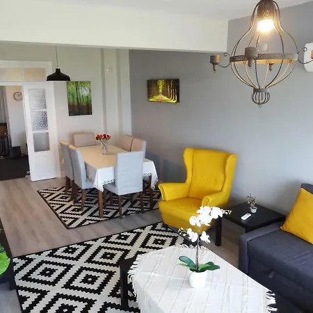 Apartament House *